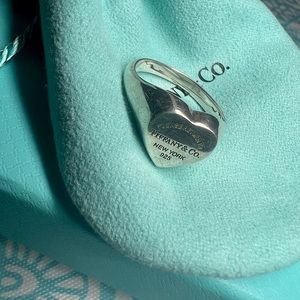 Return to Tiffany Heart Signet Ring